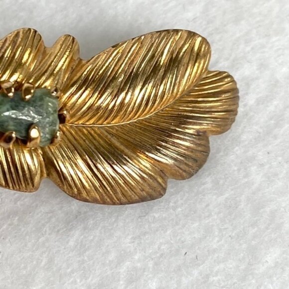 VTG 2" Gold Tone Leaf Caged Green Nephrite Jade Natural Stone Brooch Floral - Picture 6 of 12